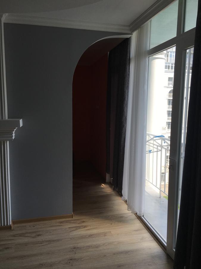 Apartment White Magnolia Батуми Екстериор снимка